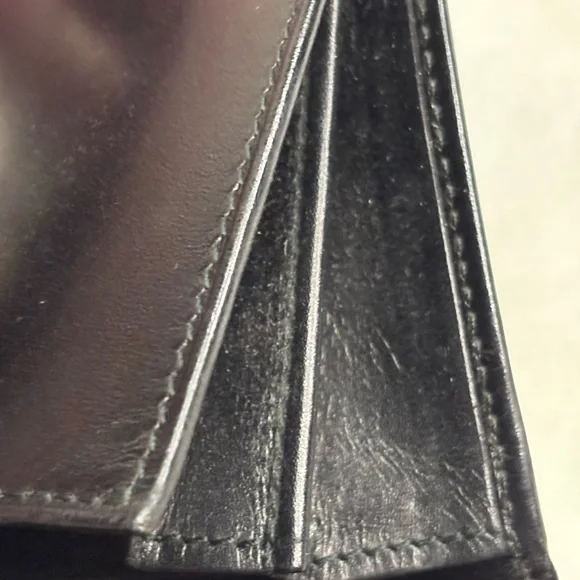 Gucci Black Leather Wallet with Silver Logo - Picture 7 of 12